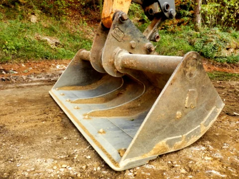 Lemiesze do koparek i spycharek, równiarek Caterpillar